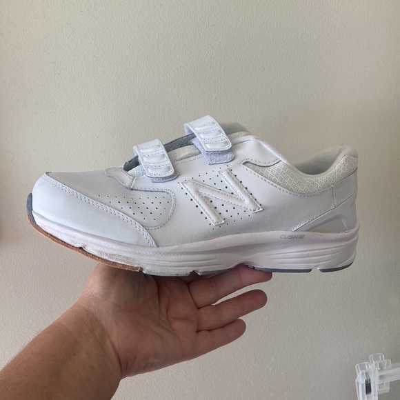Newer New Balance Leather all white walking shoes *Repaired* Sz 11 - Picture 9 of 11
